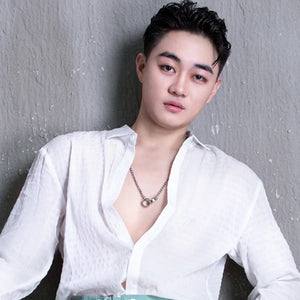 Men's White Linen Short-Sleeve Shirt with Silver Chain and Blue Pleated Trousers