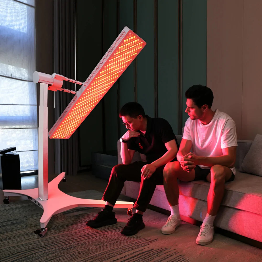 Person using the RL600MAX red light therapy panel