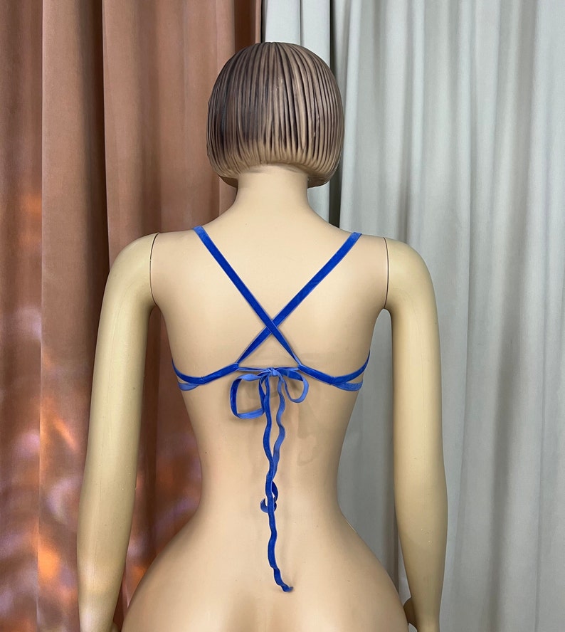 Carnival Dance Costume Top, Women's Blue Embellished Rhinestone Peacock Bra with Gold Chain Draping, Samba Dancewear